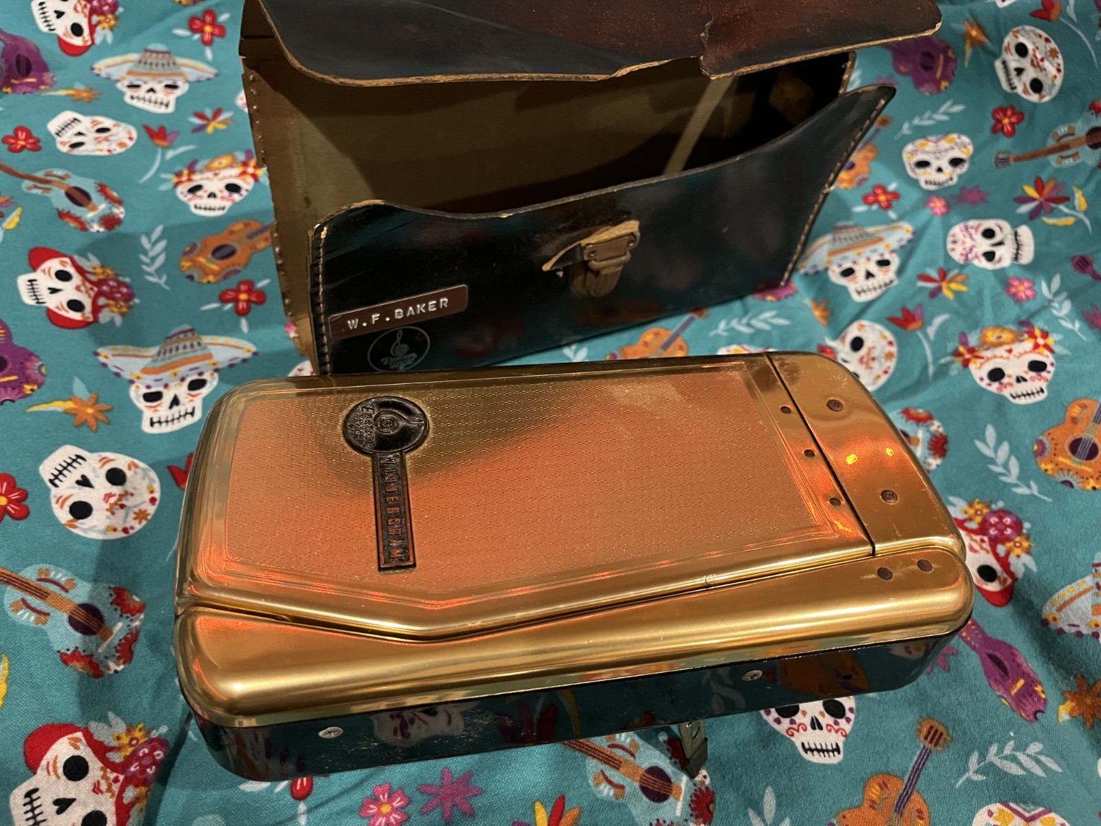 Emerson Wondergram portable record player