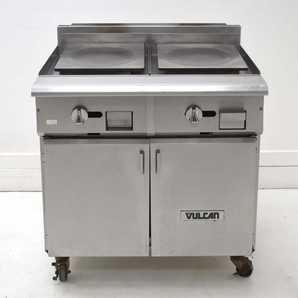 Vulcan V2P36B 36" Gas Range w/ (2) Planchas & Storage Base 34,000 BTU 1/2" Plate