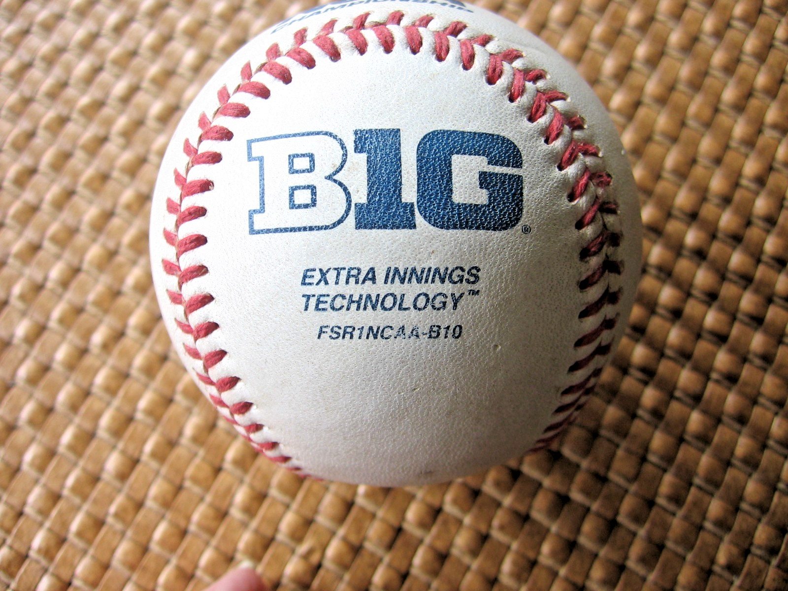 Official Rawlings NCAA BIG 10 Flat Seam Baseball Game used