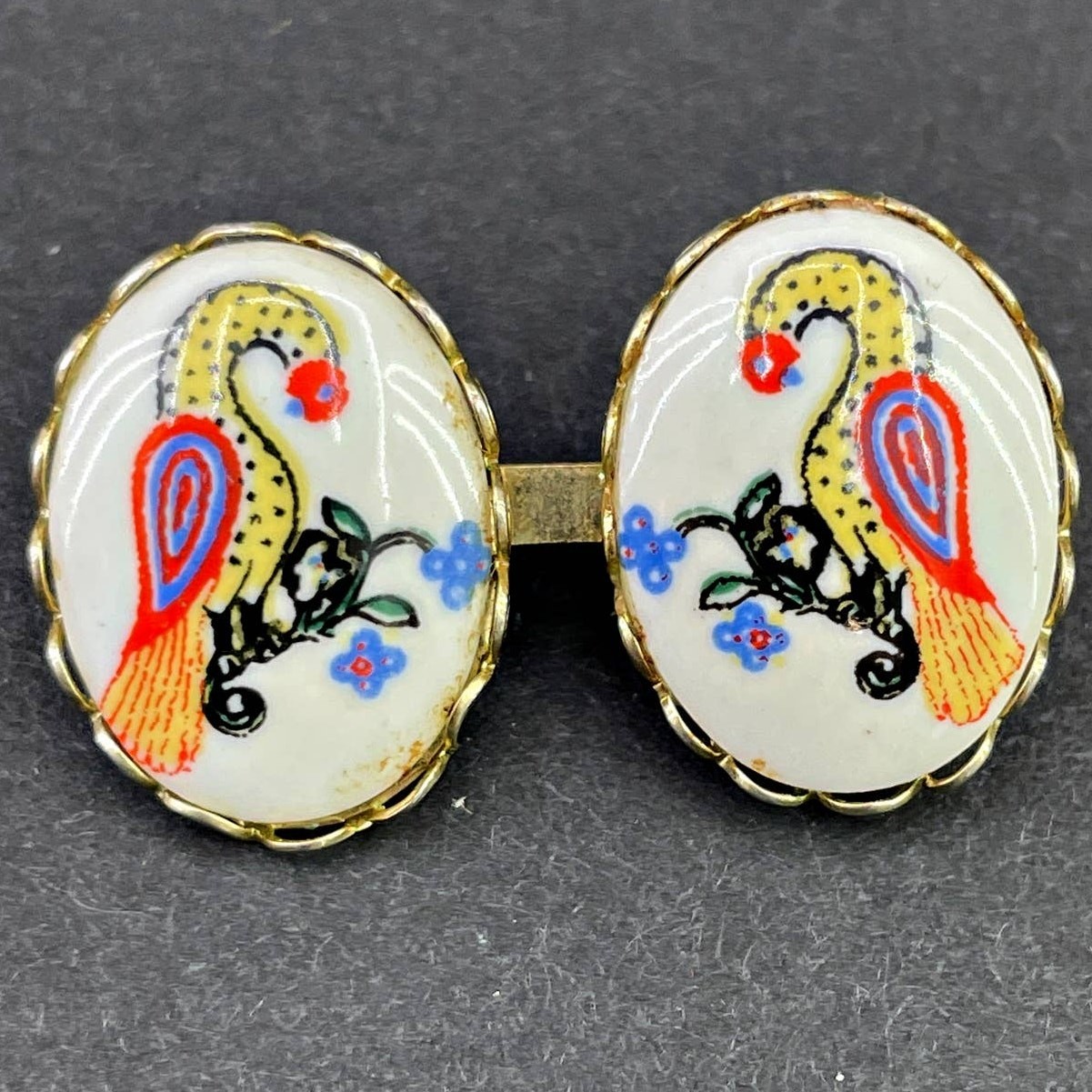 VTG Distlefink PA Dutch Hex Sign Bird Brooch Peacock Brooch Asian RARE Unusual