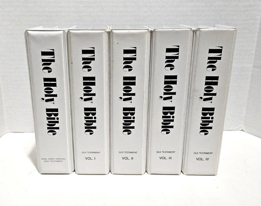 The Holy Bible Old & New Testament KJV Cassettes Read by Alexander Scourby