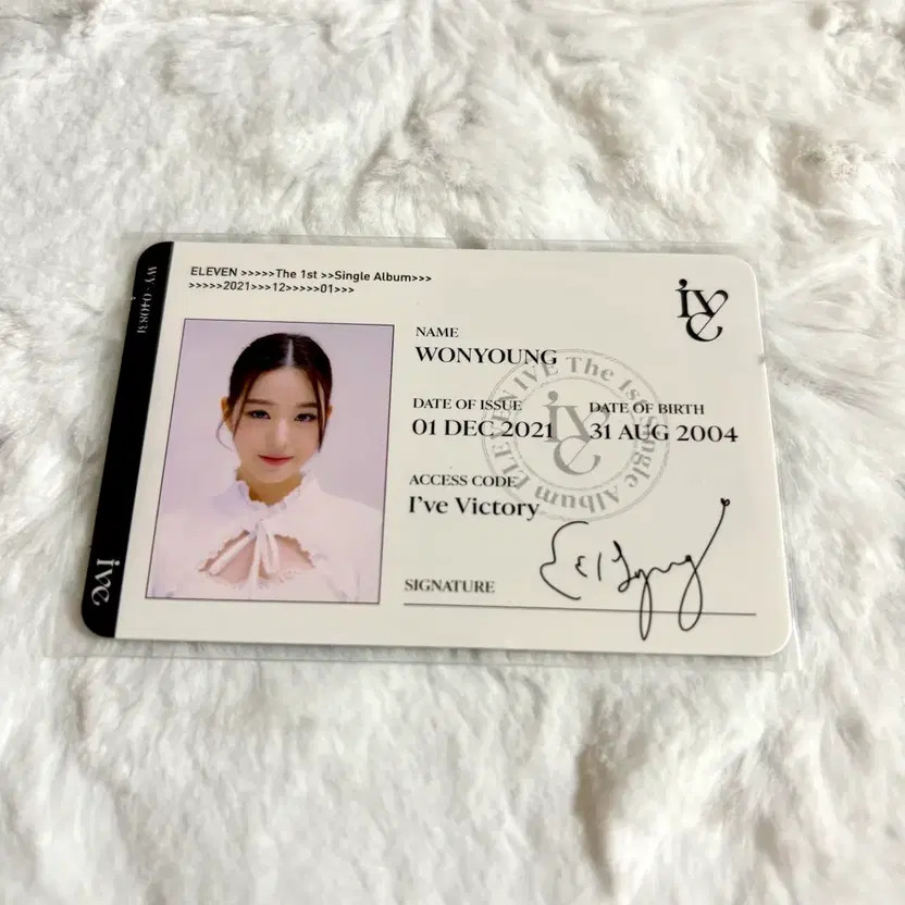 IVE Wonyoung Eleven ID Card Photocard Pre-Owned Condition