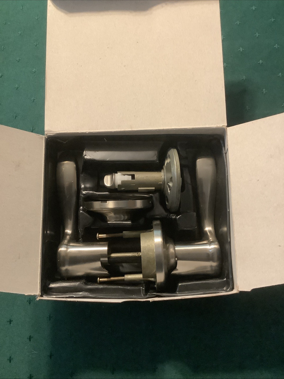 Kwikset Tustin Satin Nickel Keyed Entry Door Lever  New