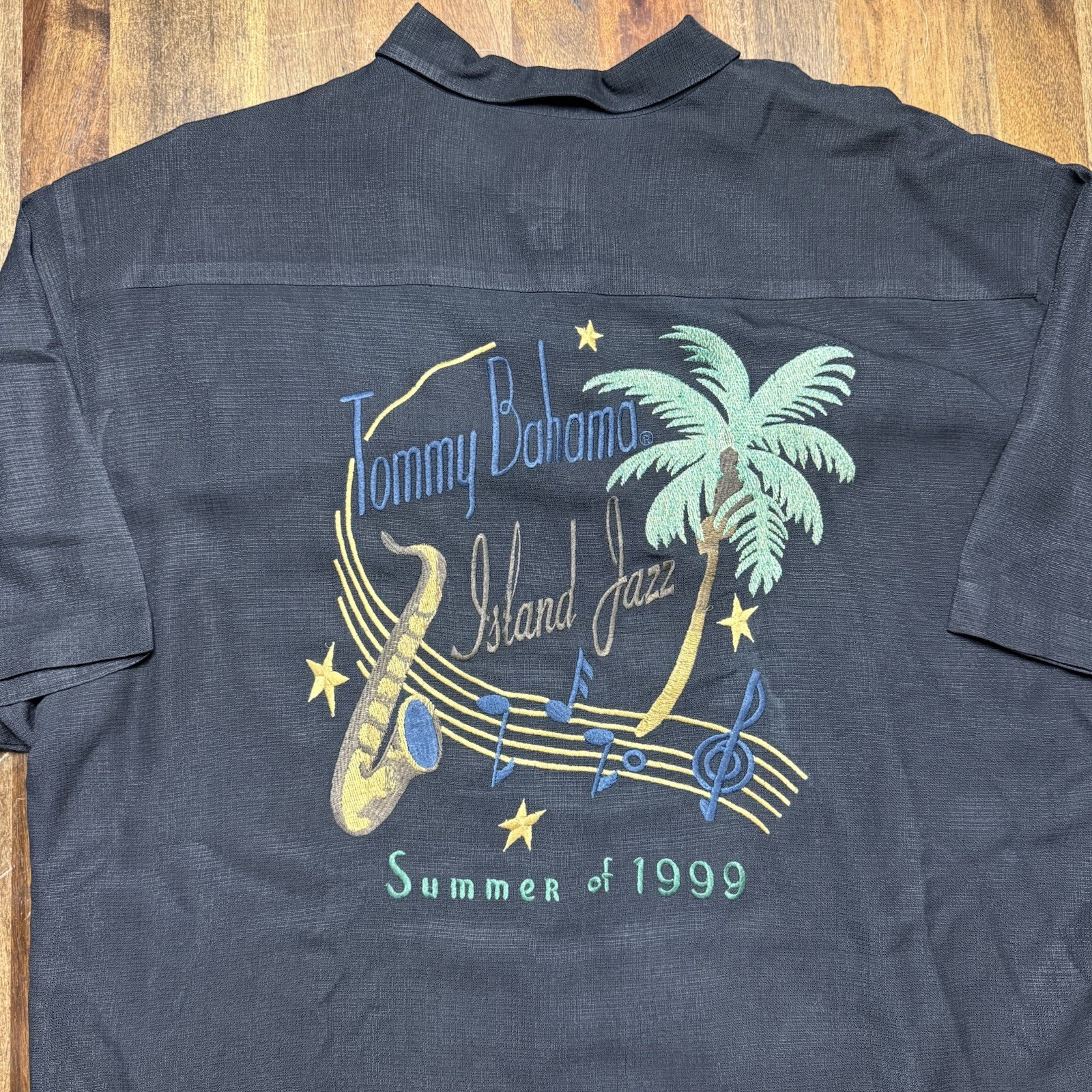 Tommy Bahama Island Jazz Summer of 1999 Men’s L Black 100% Silk Hawaiian Shirt