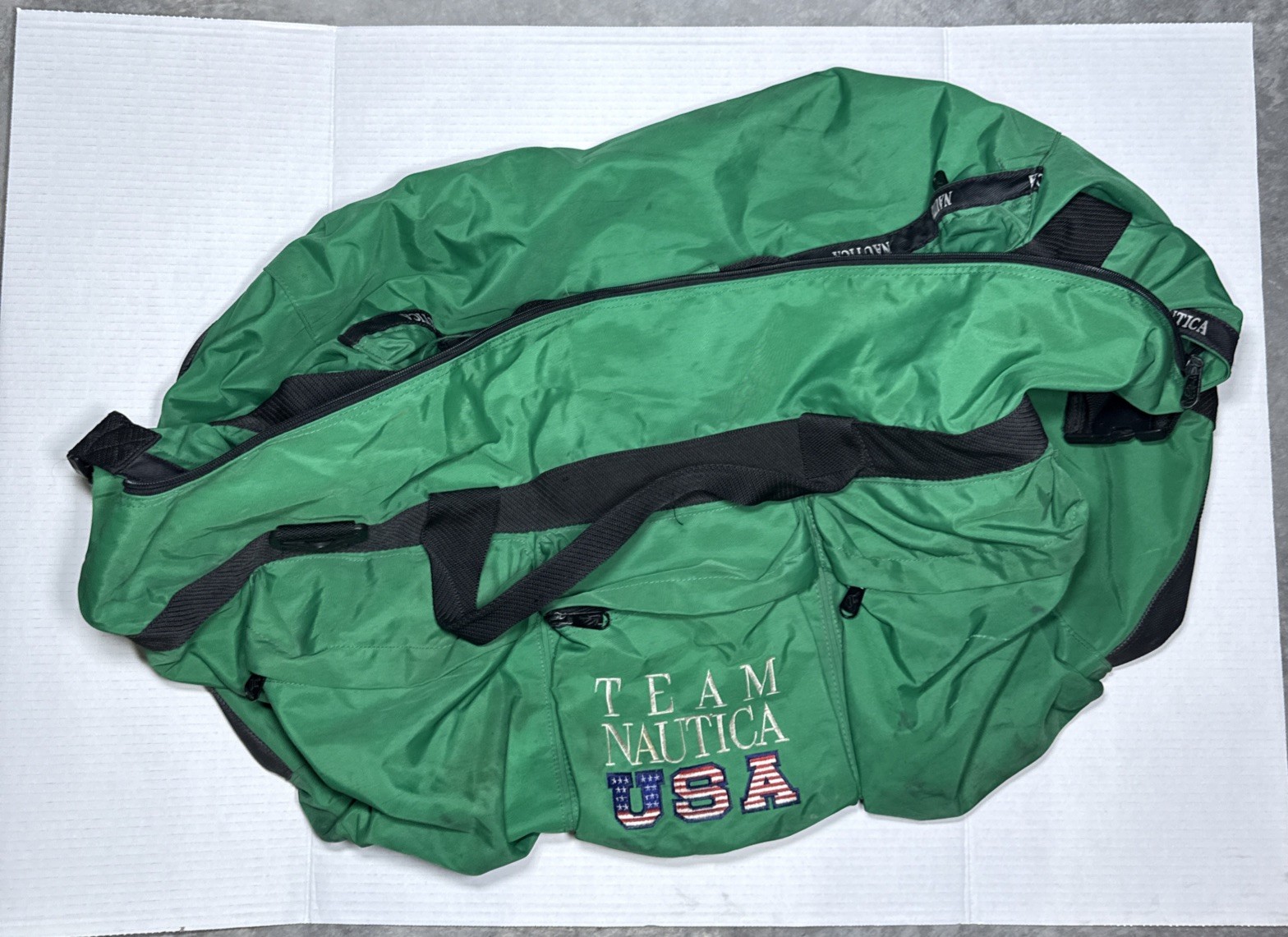 VTG Team Nautica USA Green Duffle Bag LARGE - 25"x 14"x 16" - 3 Large Pockets
