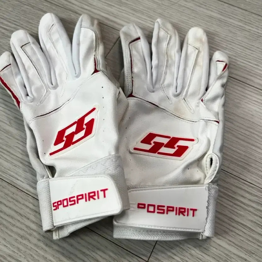 Han Donghee Baseball Equipment (Game-Used)