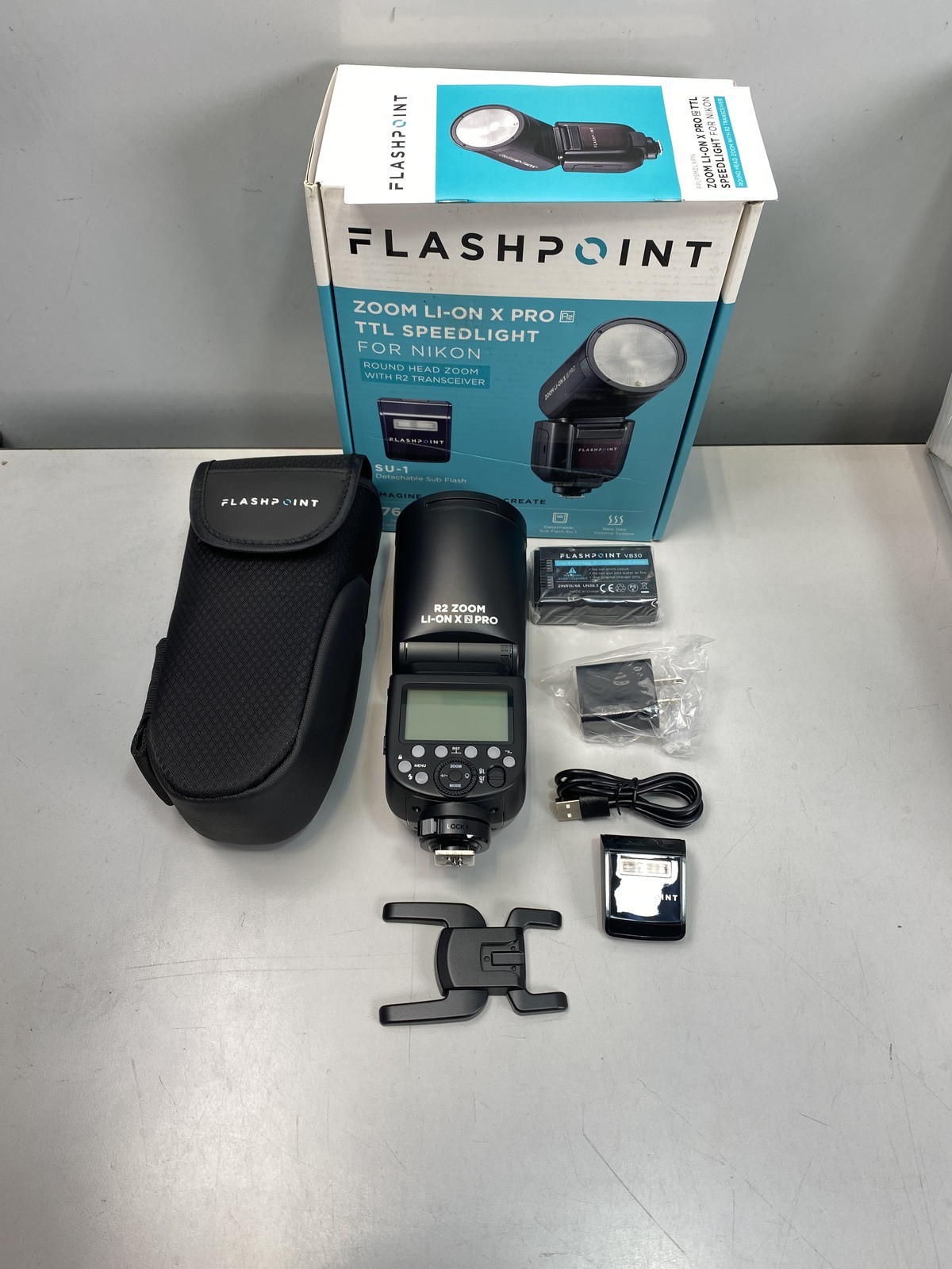Flashpoint Zoom Li-on X PRO R2 TTL On-Camera Round Speedlight Flash for Nikon