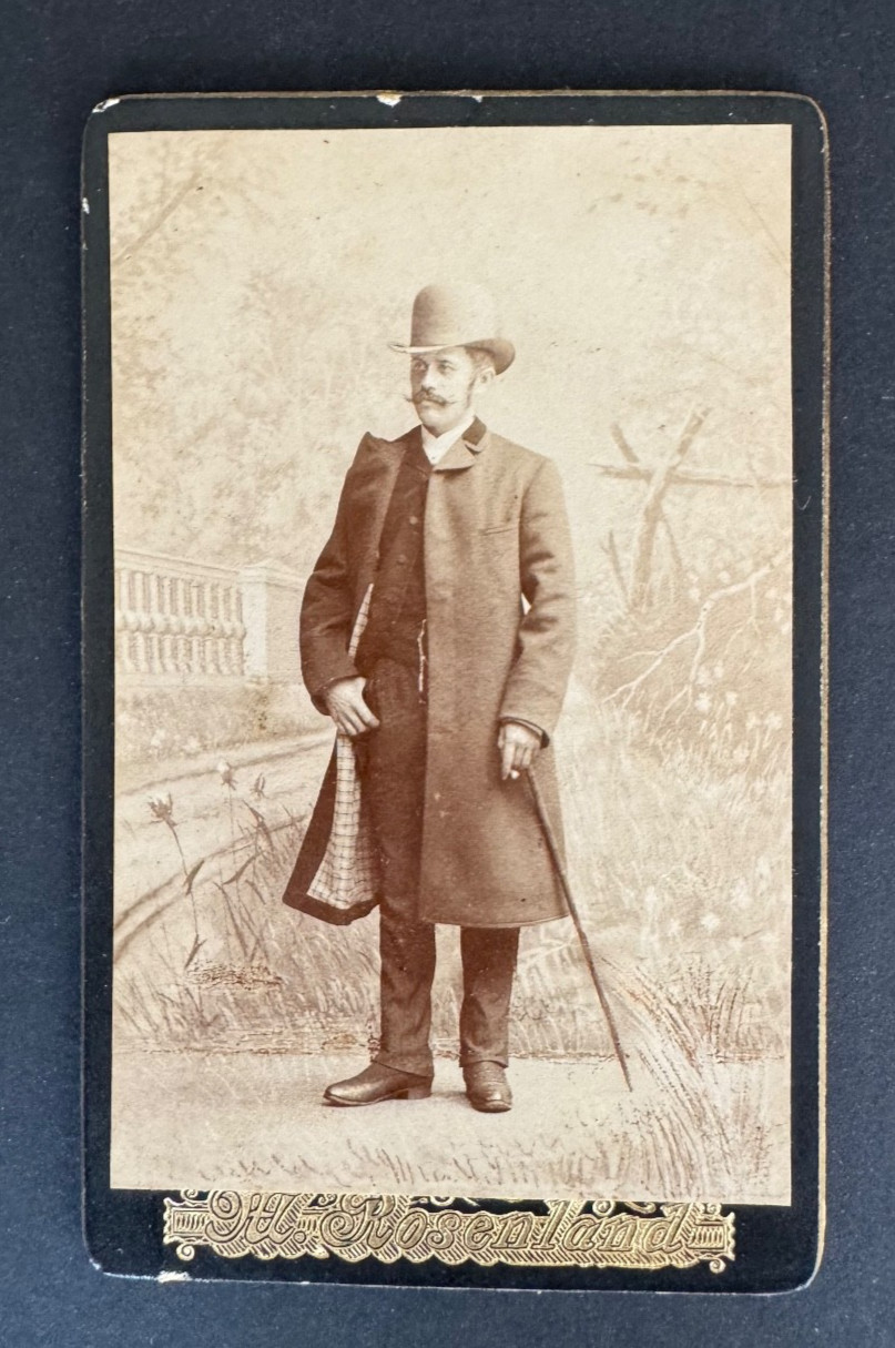 CdV Photo Man with Hat and Walking Stick Rosenland Studio, (C2086)