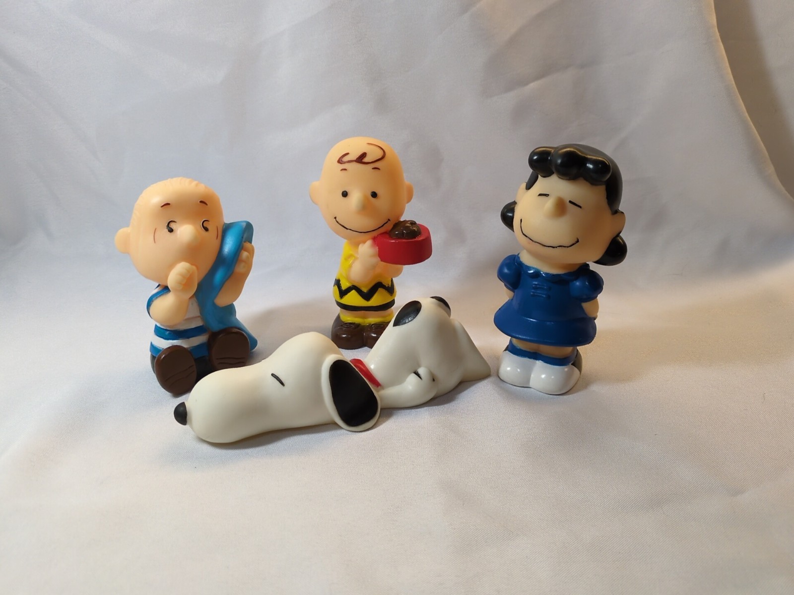 1966 Set of 4 Vintage Peanuts Figures Charlie Brown,Linus  Snoopy & Lucy Toys