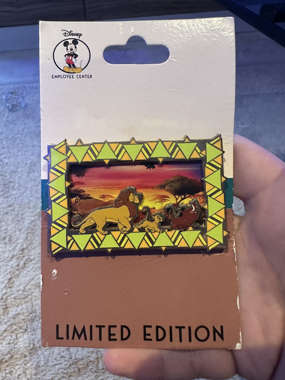 DEC The Lion King Limited Edition 250 Disney Pin With Backing Card