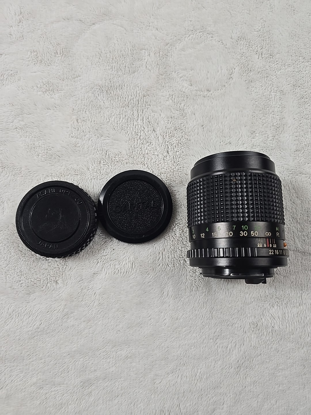 Vivitar VMC Auto 135mm f/3.5 Telephoto Lens – Both Caps 