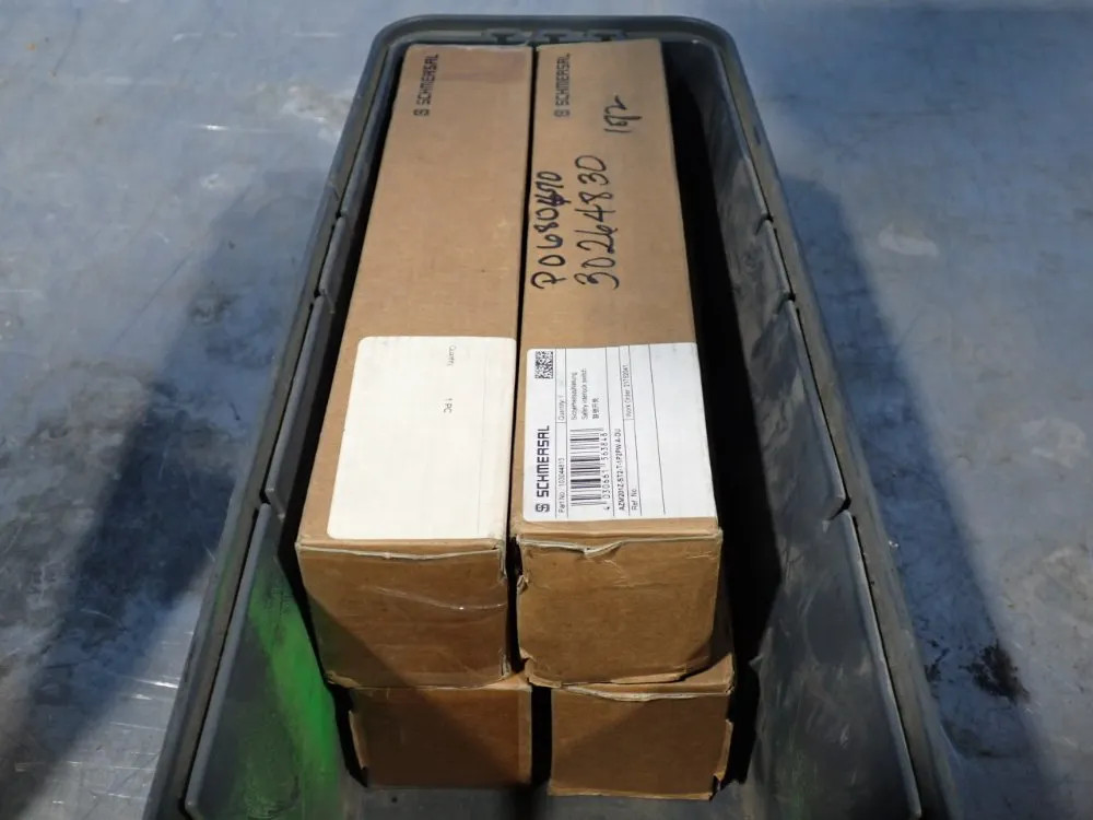 SCHMERSAL SAFETY INTERLOCK SWITCH AZM201Z-ST2-T-1P2PW-A-DU