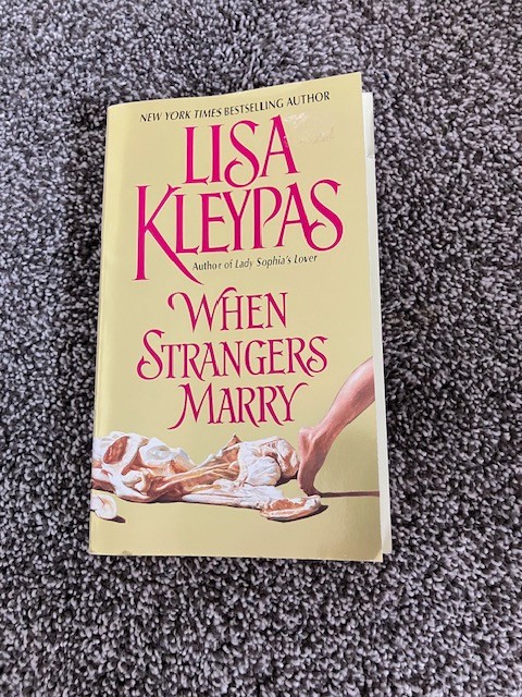 When Strangers Marry by Lisa Kleypas (2002, Paperback) Stepback Cover 1st