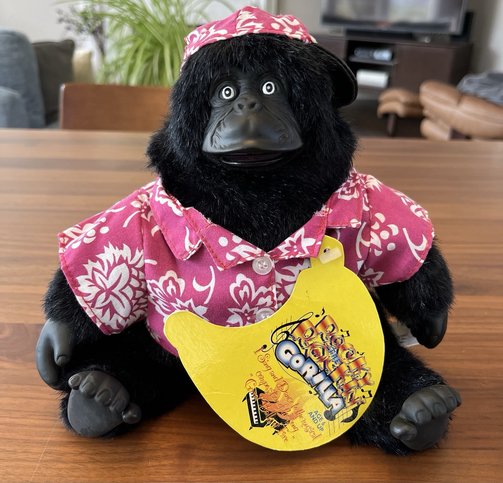 Vintage Gemmy Rocky the Rockin Gorilla 1997 Singing Animated Plush W/ Tag Works 