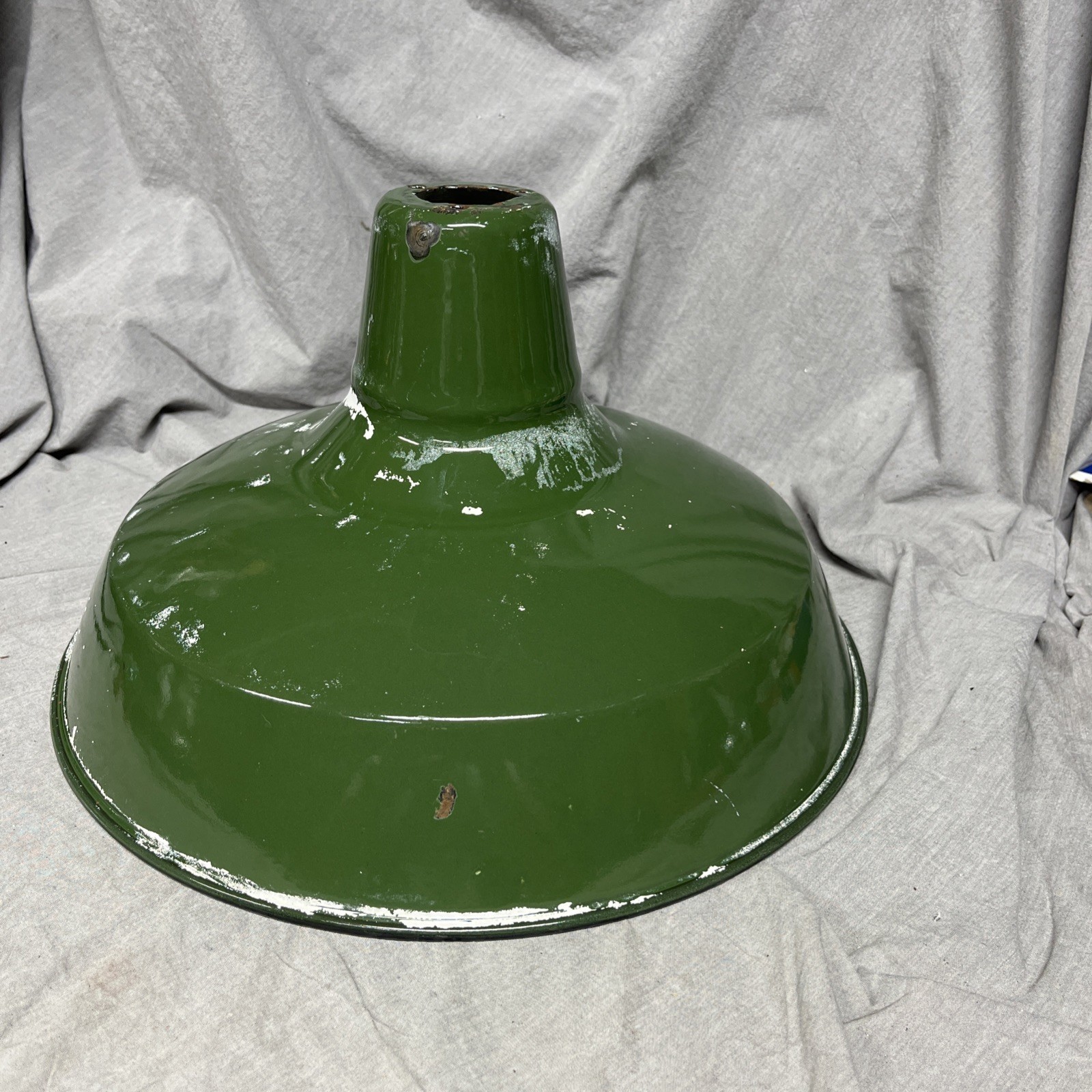 VTG Green/White Porcelain Enamel Barn Service Gas Station Light Lamp Shade 14"