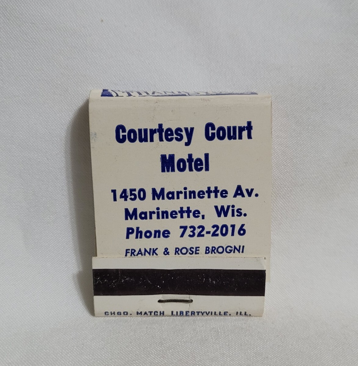 Vintage Matchbook Courtesy Court Motel Marinette Wisconsin Advertising Full