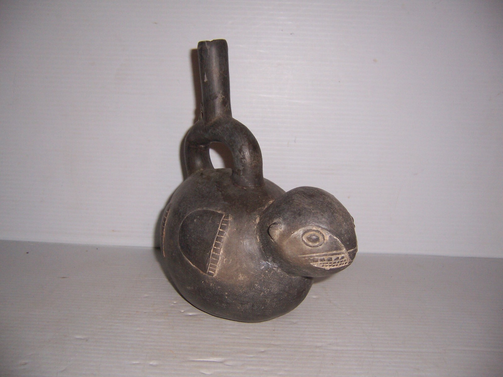 Pre-Columbian Chimu Sea Lion Effigy Stirrup Vessel Artifact