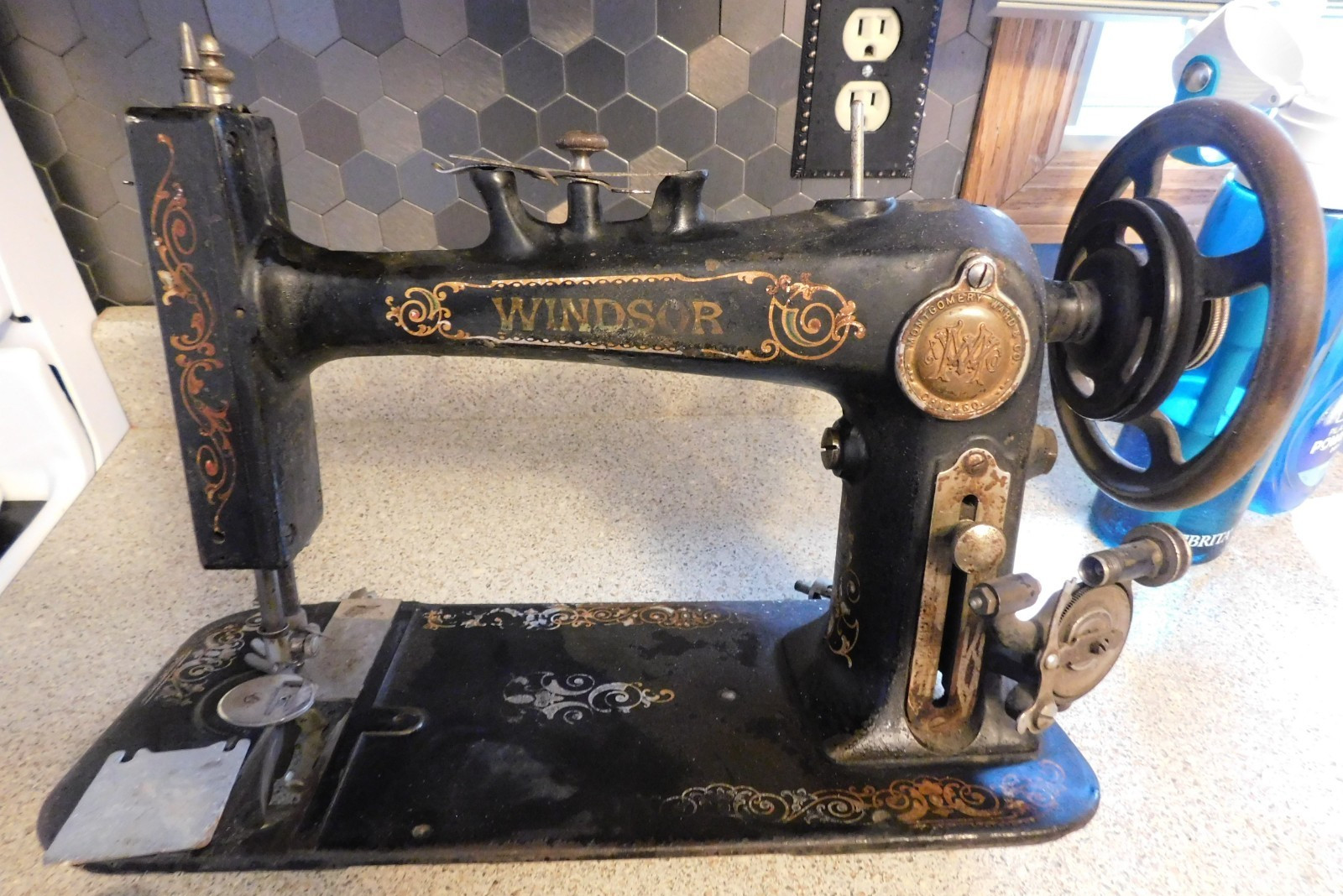 26-351 Cast Iron Black gold Red Montgomery Wards Windsor Sewing Machine Parts