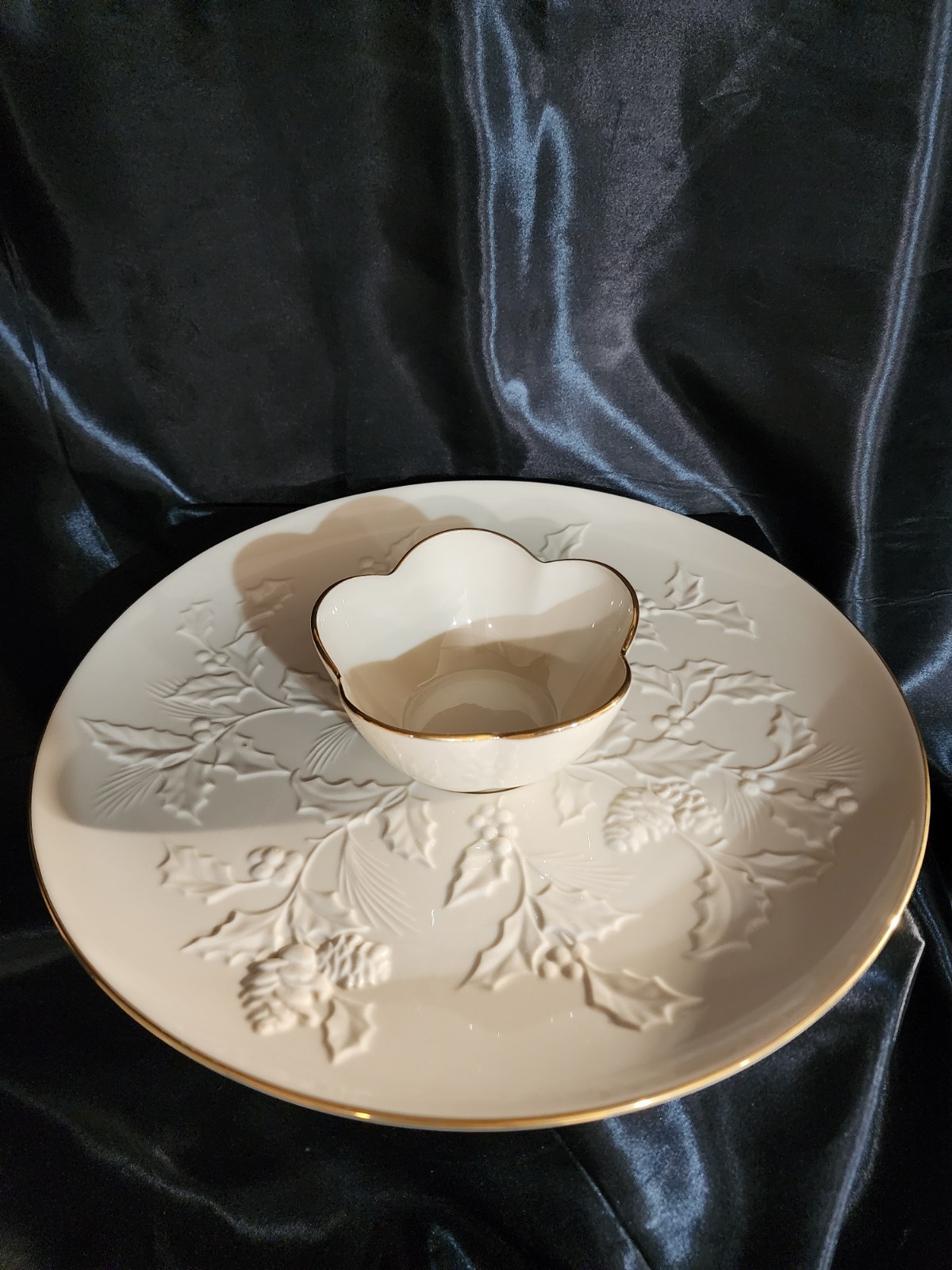 Lenox Winter's Imperial Ivory Gold Trim Chip & Dip