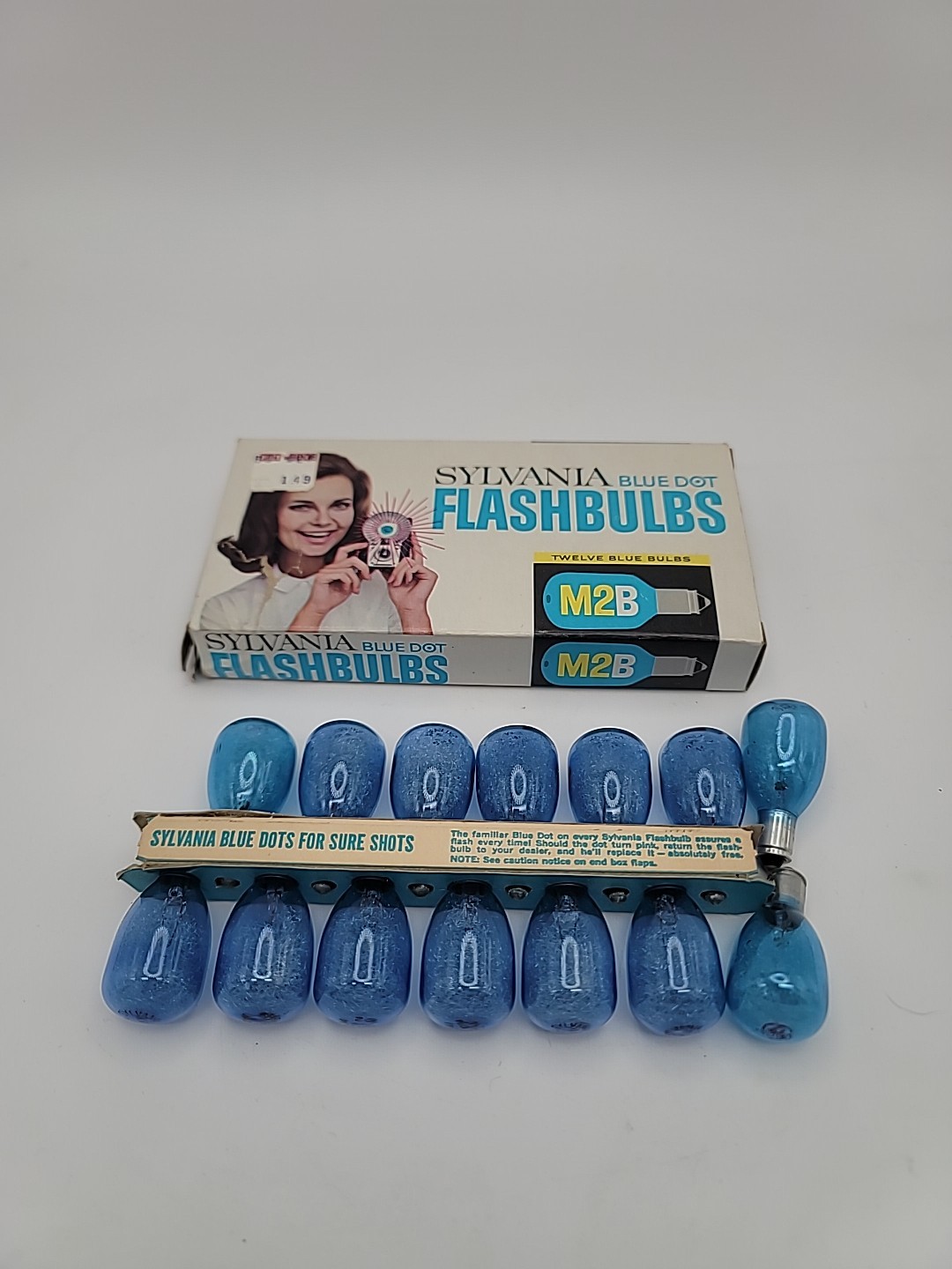 Vintage M2B Flashbulbs Lot 14 Sylvania Blue Dot & GE Camera Flash Bulbs