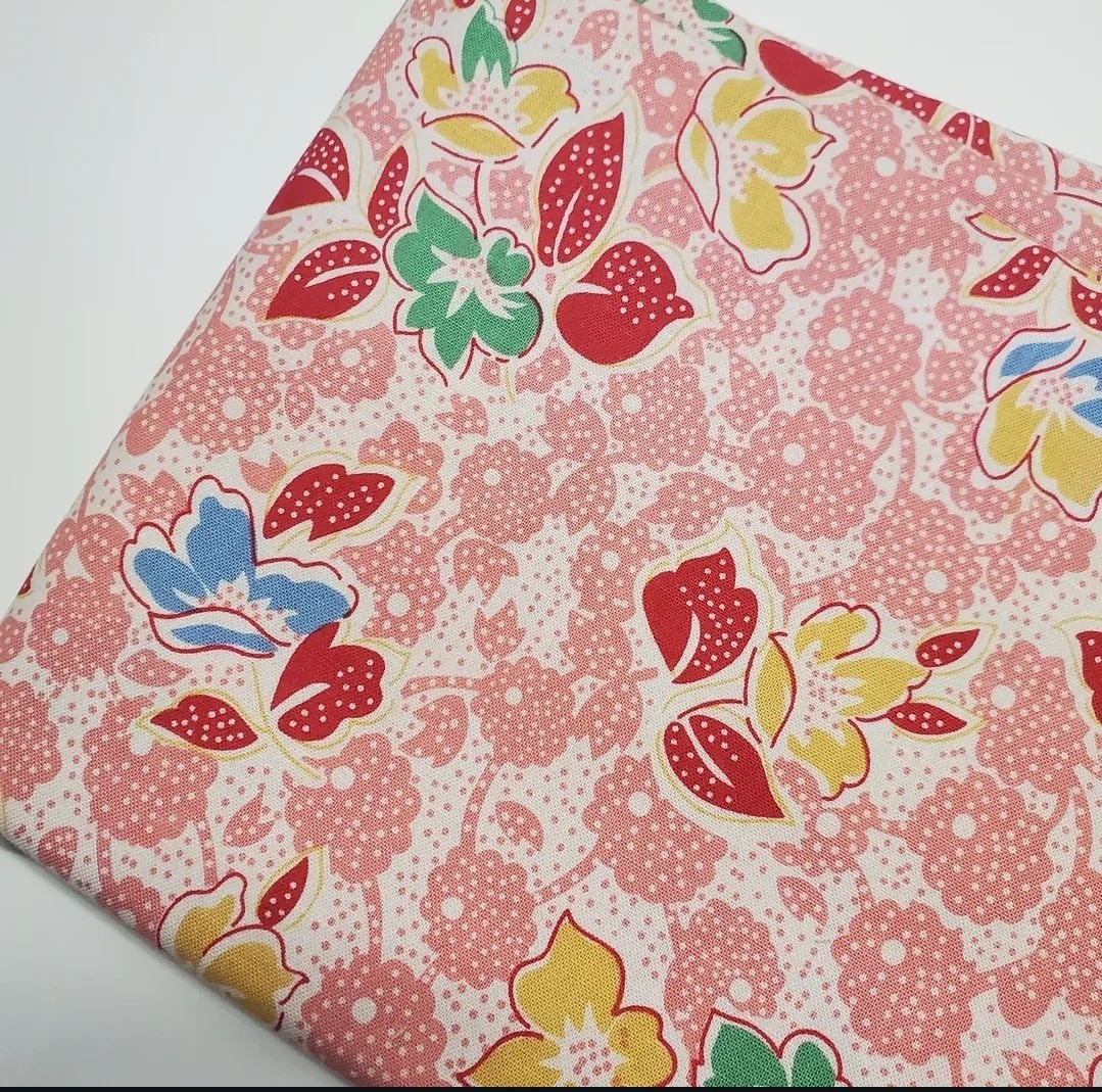 Penny Rose Fabric 1930s Pink Floral Retro Daisy Sew Quilt Vintage FAT QUARTER