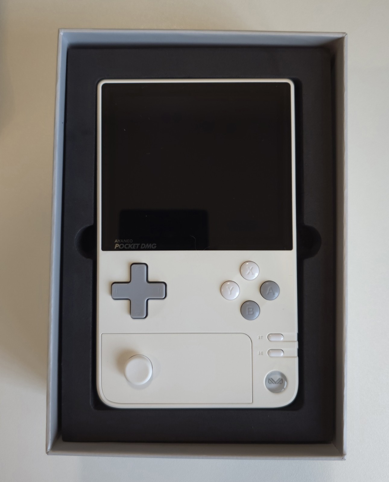 AYANEO POCKET DMG Moon White 12GB RAM, 256GB Storage, Snapdragon G3X Gen2