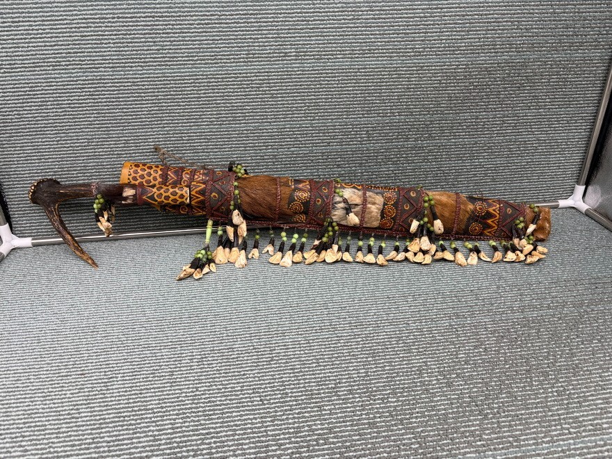 GENUINE DAYAK MANDAU BORNEO TRIBAL HEADHUNTER SWORD SHEATH