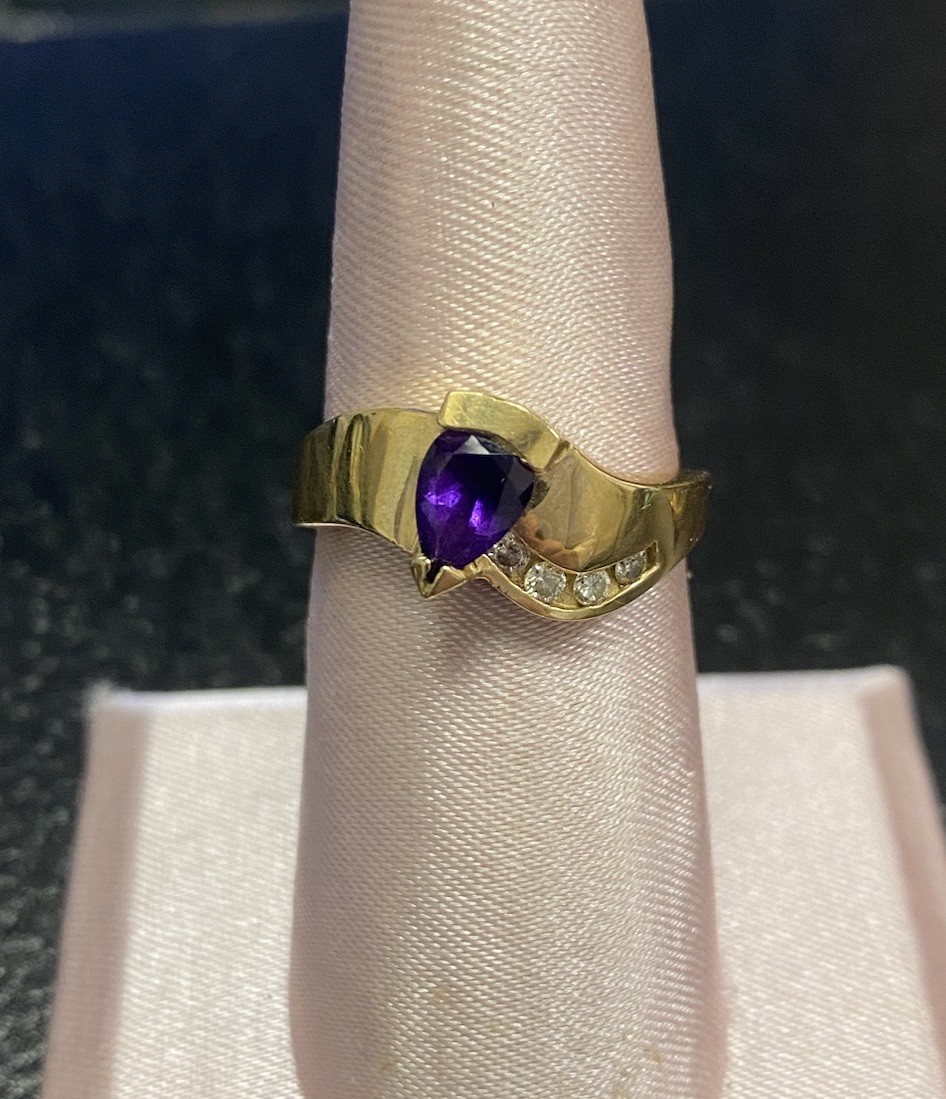 Amethyst 14k GOLD Vintage Antique Ladies Ring**** Size 8