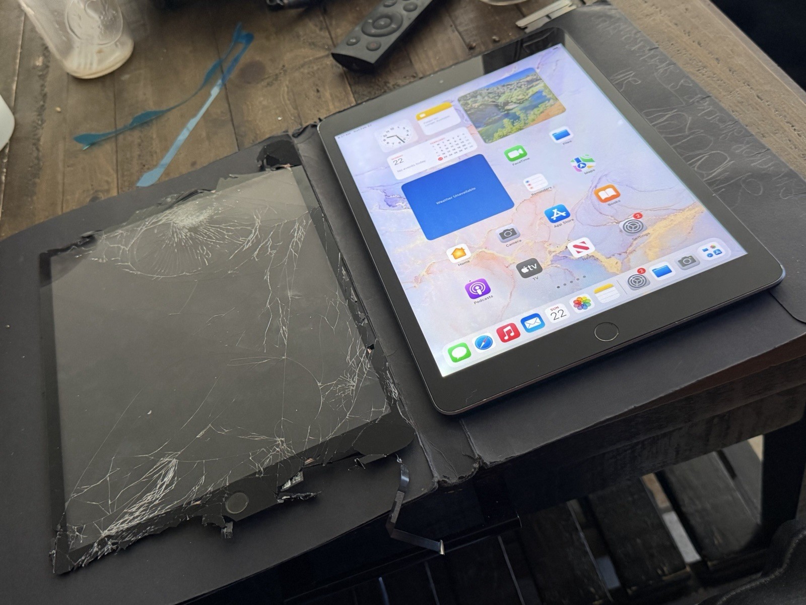 iPad Cracked Screen And LCD Repair Service