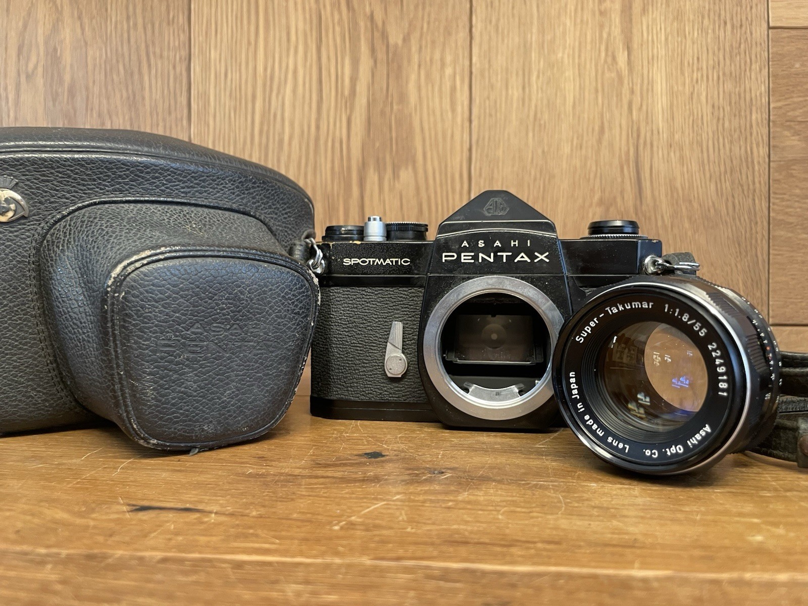 *Near Mint* Pentax Super Takumar 55mm F/1.8 Lens w/ Bonus SP Black Film Camera