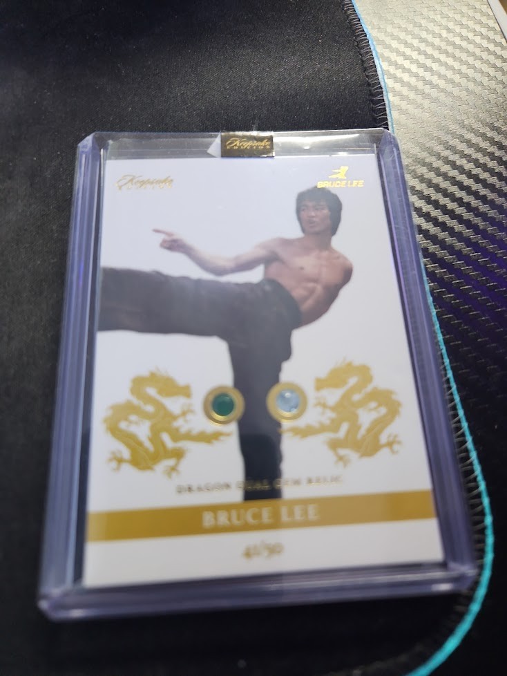 2024 KEEPSAKE EDITION #137 BRUCE LEE DRAGON DUAL GEM RELIC GREEN ONYX /50