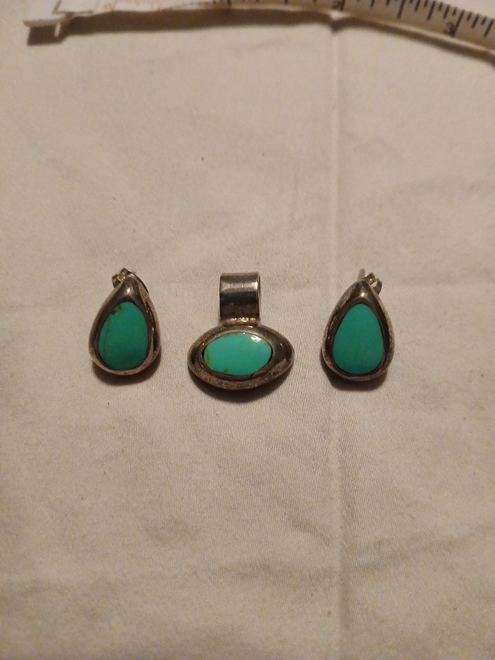 Turquoise & .925 Sterling Silver Pendant & Earrings Mexico 14 Grams Total Weight