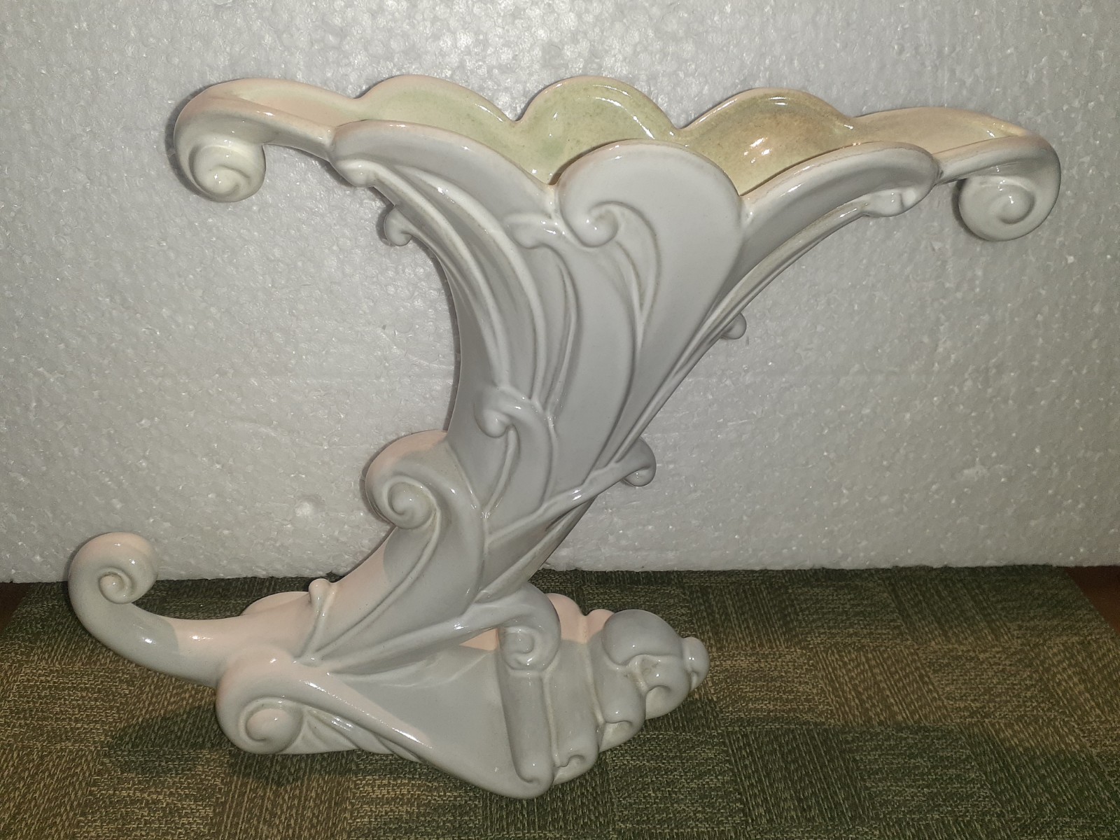 LARGE Royal Haeger CORNUCOPIA Scroll VASE SILVER SPRAY Glaze R228 MID CENTURY Pc