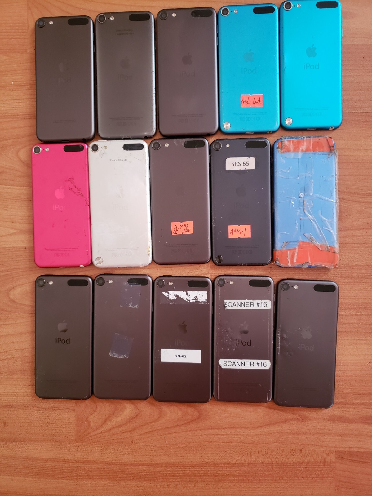 Lot of 15 Apple iPod Touch 7th and 6th and 5th Gen A2178/A1574 /A1421  For parts