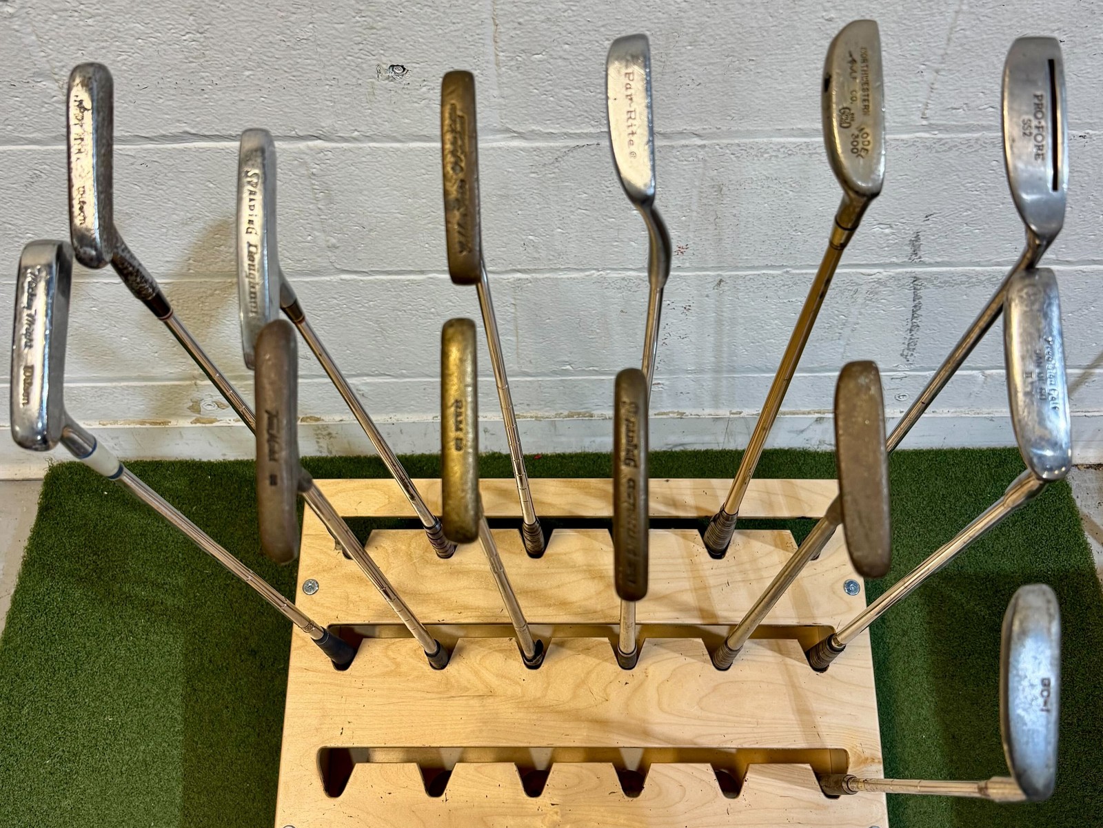 Wholesale Lot of 25 Golf Clubs - Assorted Putters