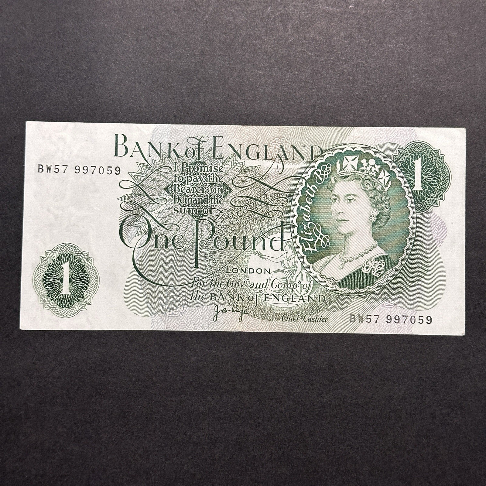1970 UNITED KINGDOM England 1 Pound Queen Elizabeth II AS SHOWN