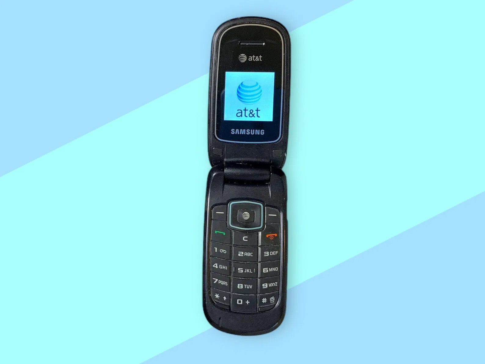 Vintage 2000s Samsung Flip Cellphone. Works.