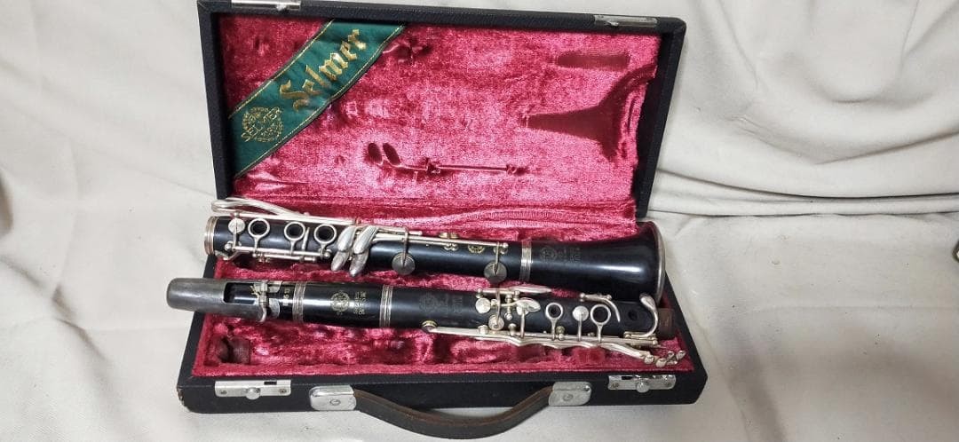 Clarinet body (Selmer 10S) with case