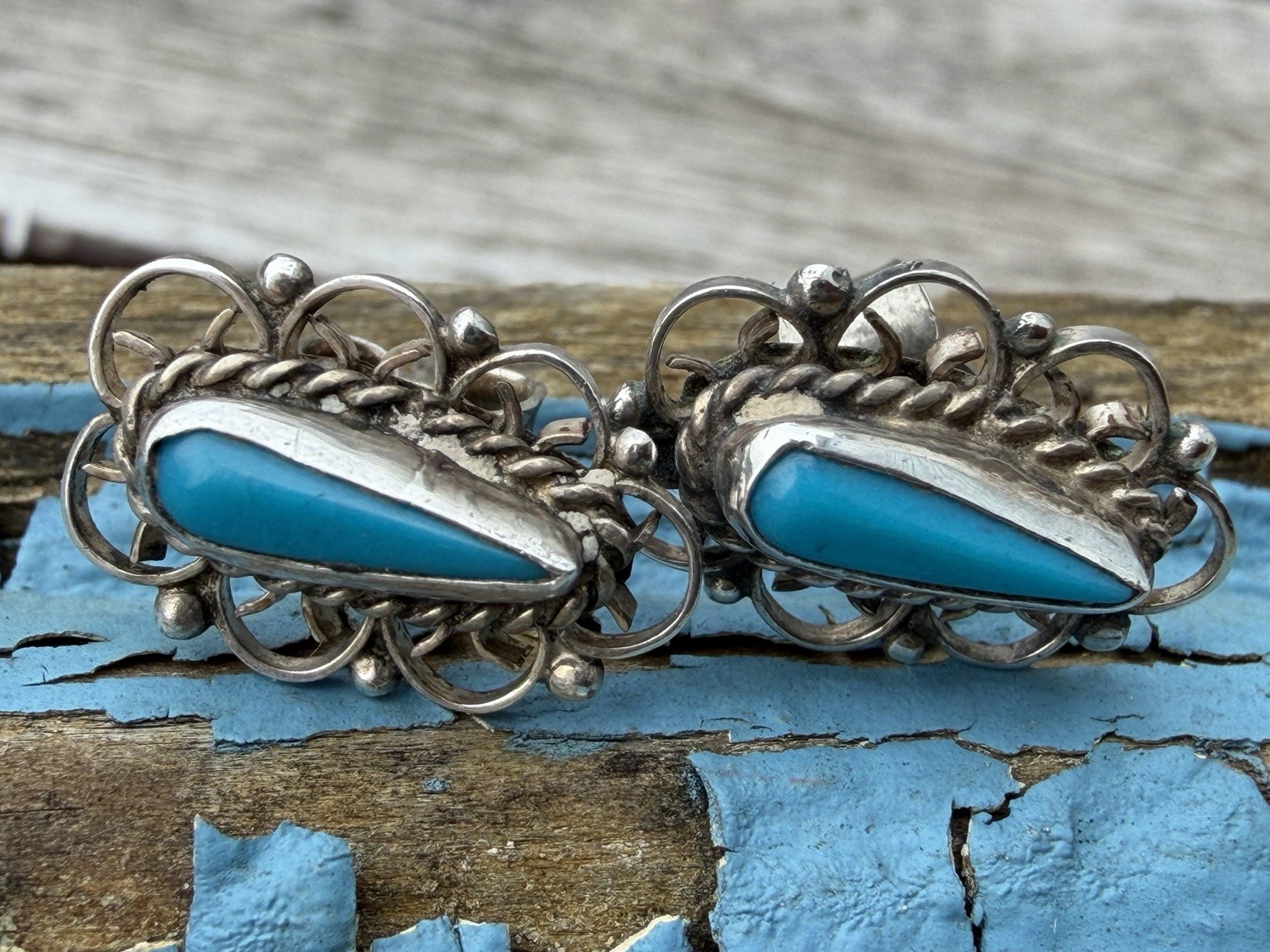 Navajo Turquoise Sterling Silver Stud Earrings Old Pawn Needlepoint Pierced 1/2”