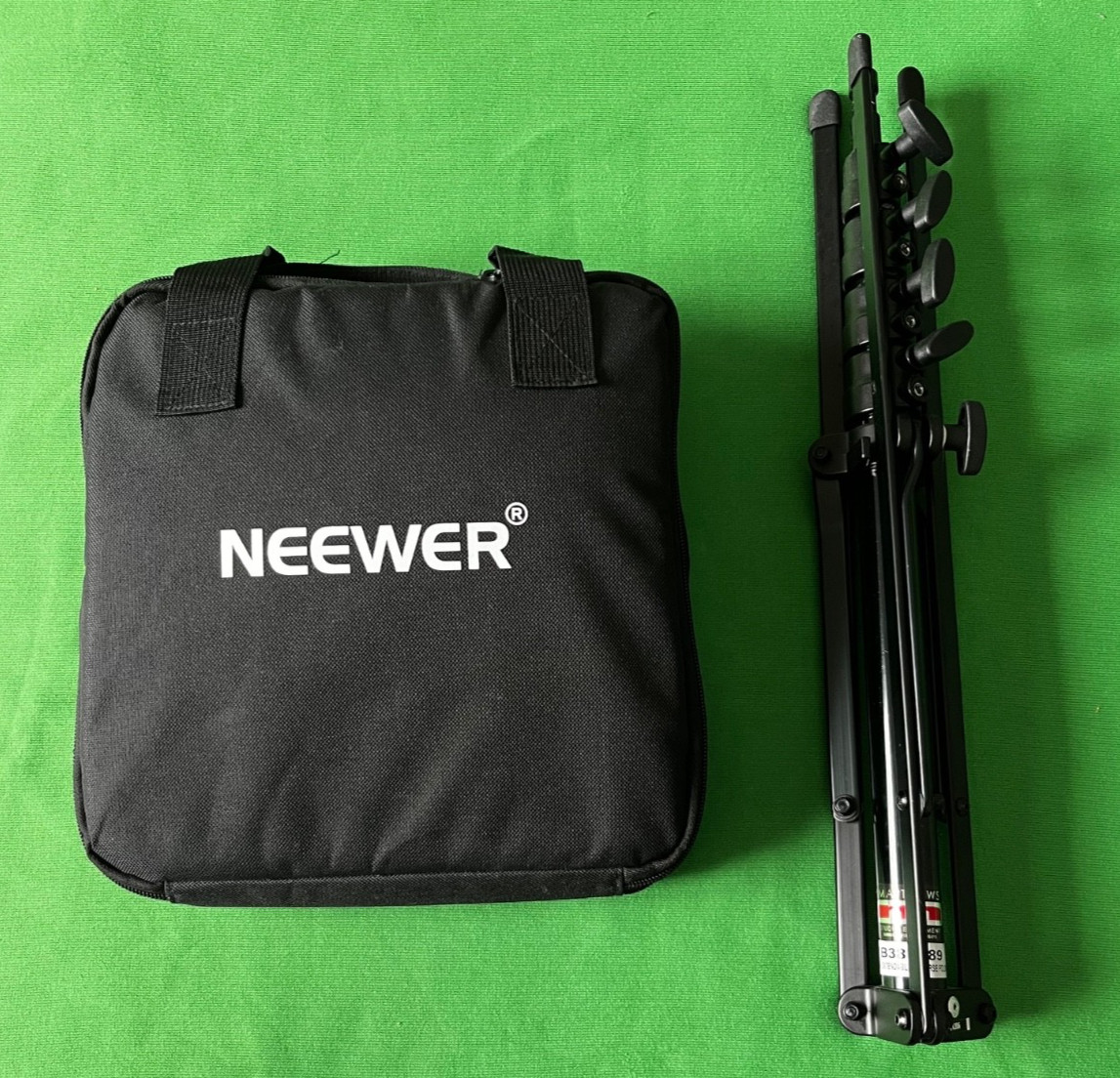 Neewer NL480 Bi-Color LED Panel Light w/ Matthews Tripod 3200-5600k