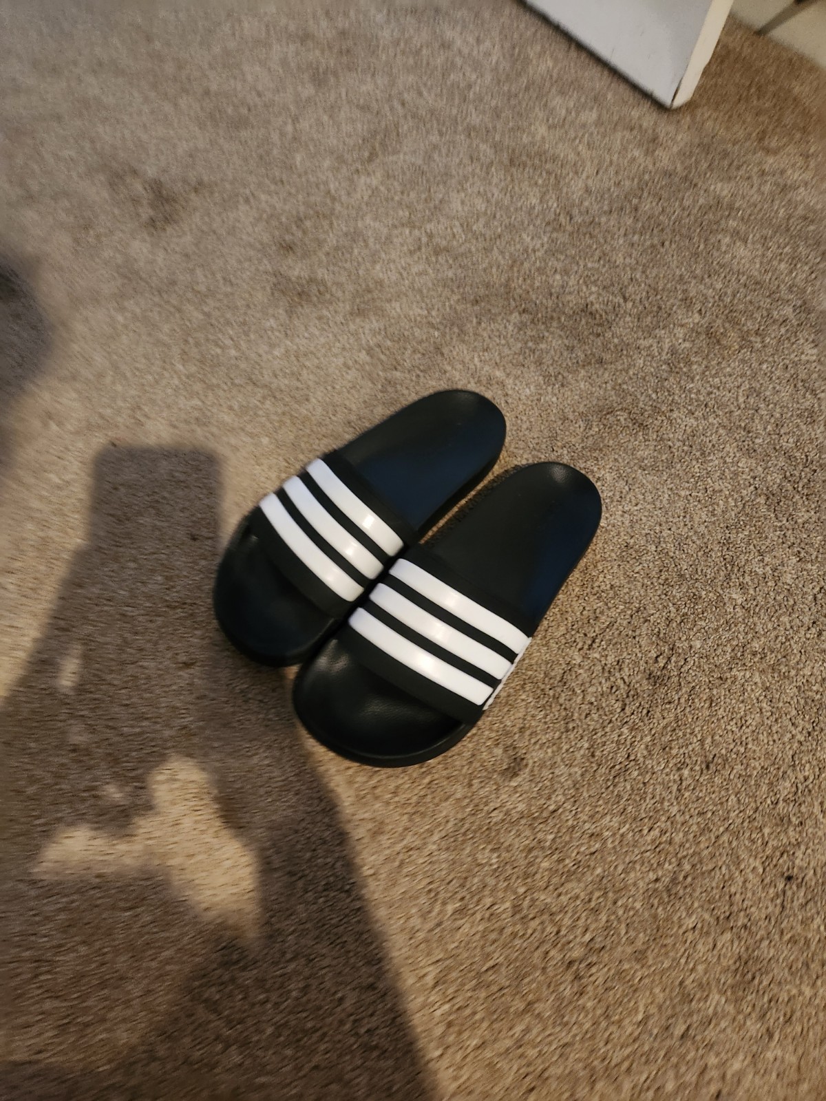 adidas men Adilette Comfort Slides no box size 10