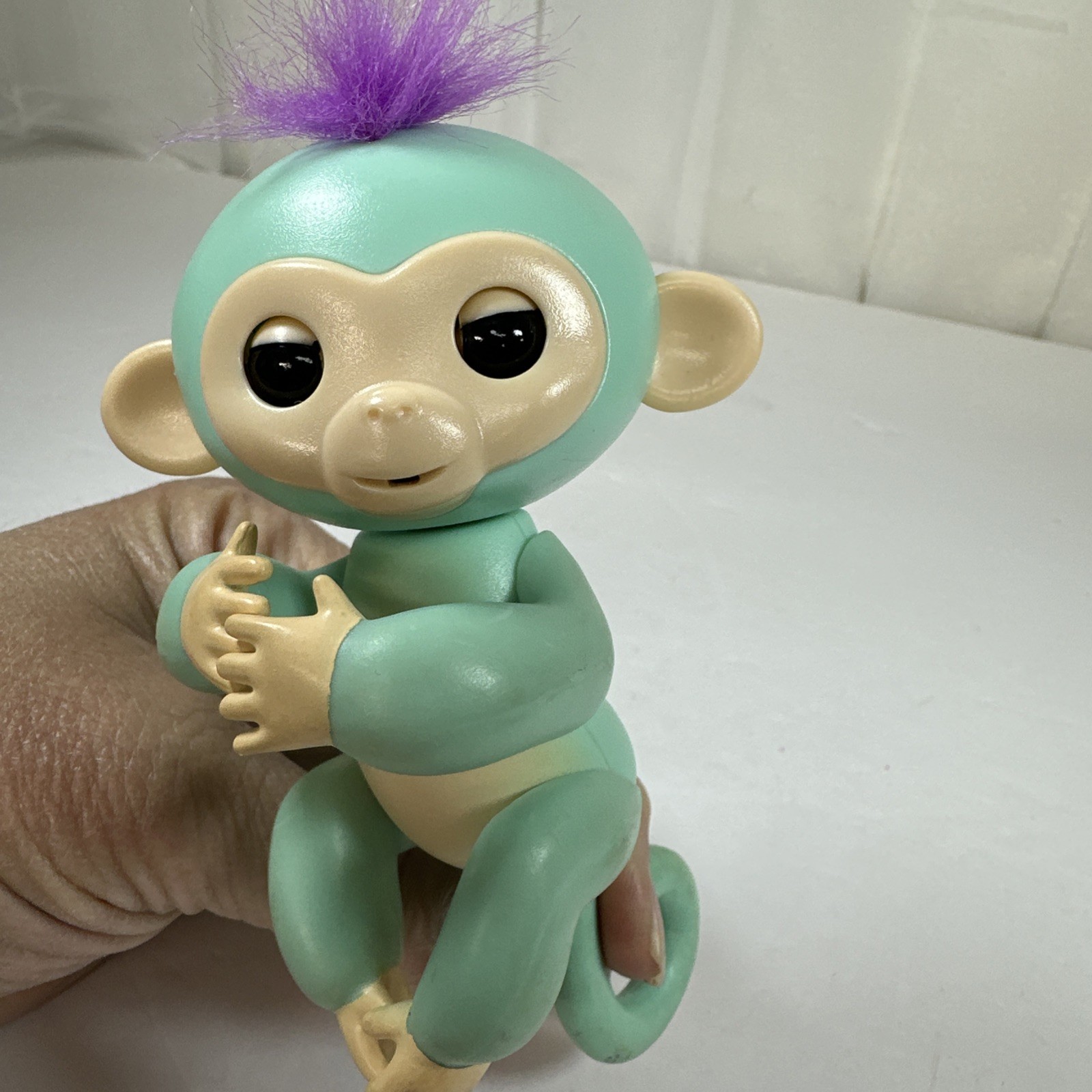 Fingerlings Interactive Baby Monkey Zoe Teal Monkey Turquoise