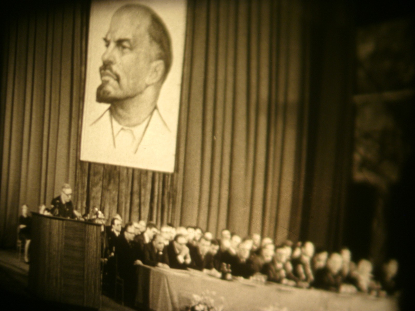 16mm Soviete film newsreel News of the Day 1978 bw