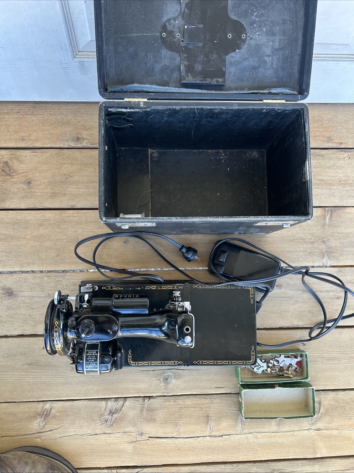 1956 Singer Featherweight 221 Sewing Machine - Working!