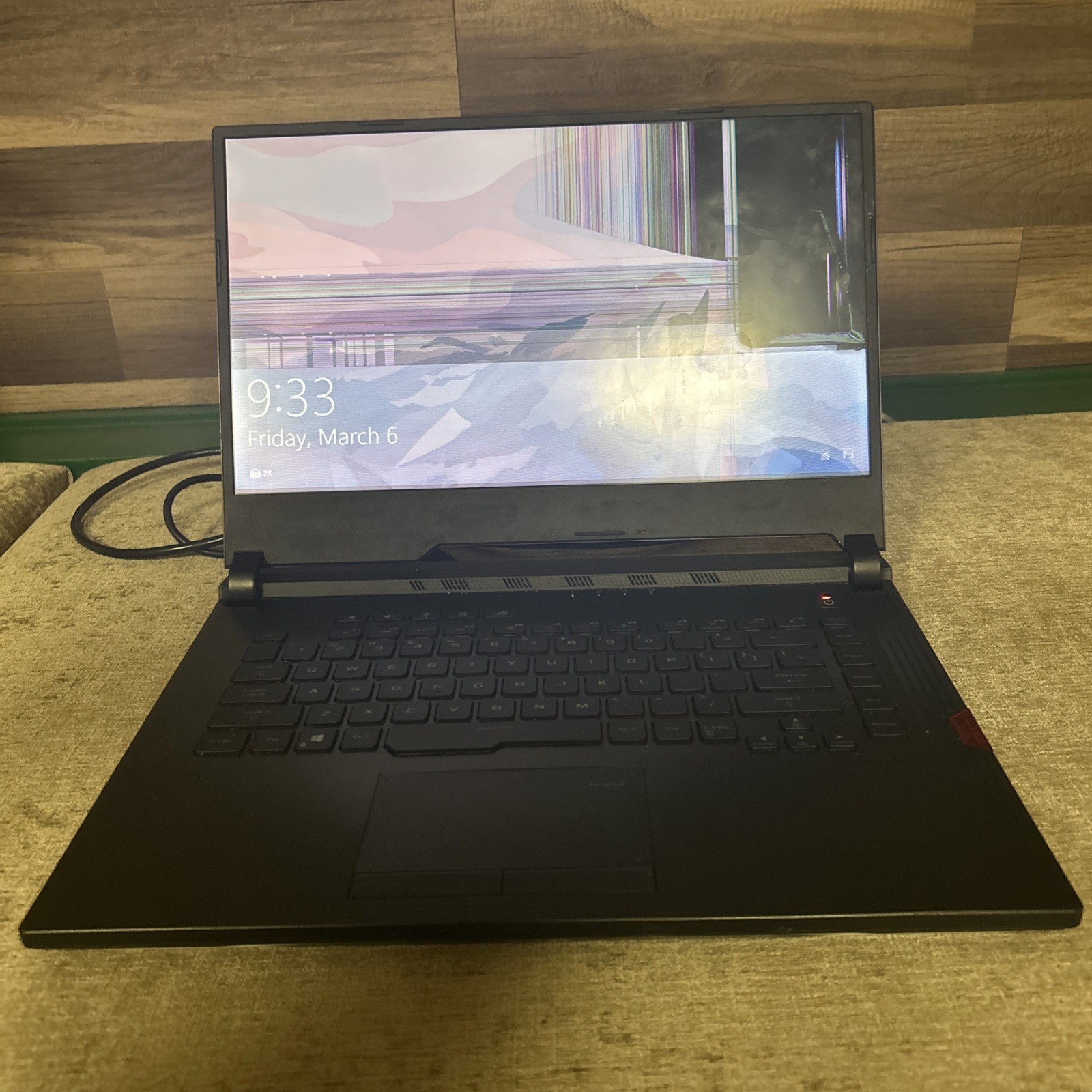 ASUS ROG Strix SCAR III 15.6" 240hz 32GB RAM RTX 2070 (screen damaged)