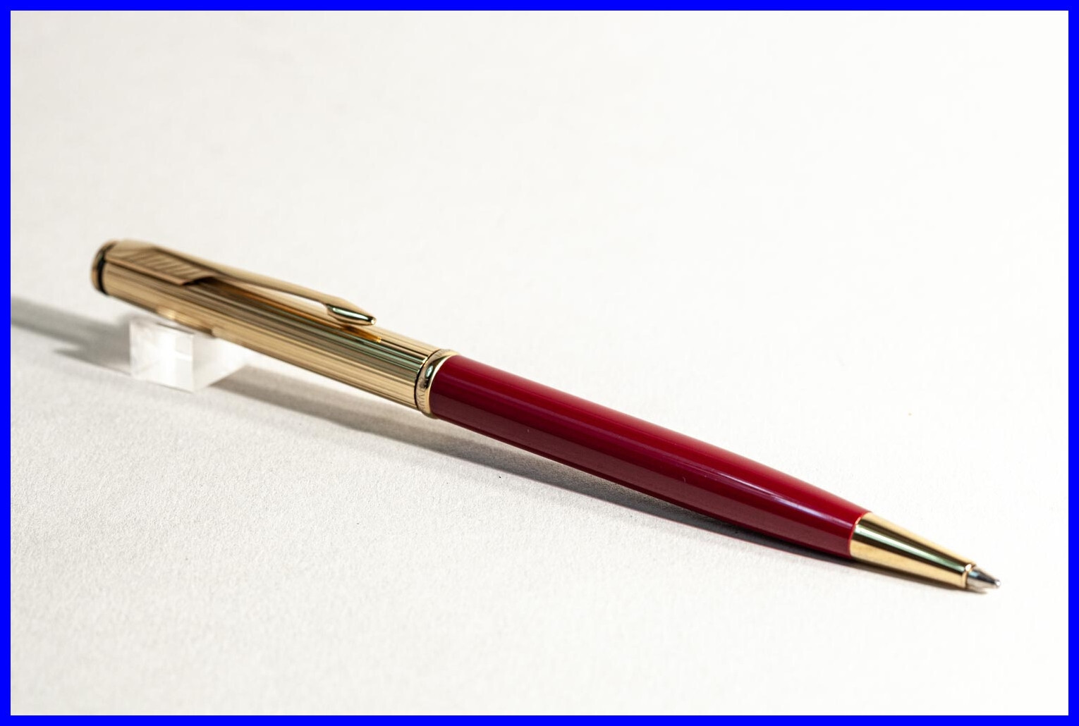 1997 Parker Insignias Ballpoint Pen Burgundy & Gold - with new blue refill