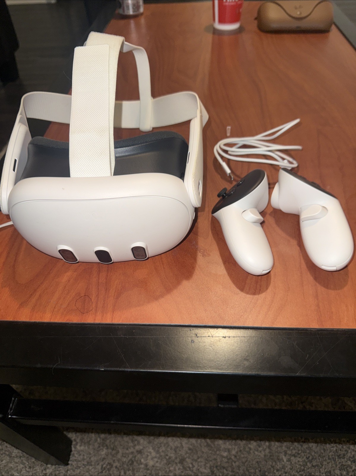 Meta Quest 3 VR Headset 512GB w/ Controllers/Regular Strap/Charger - FREE SHIP