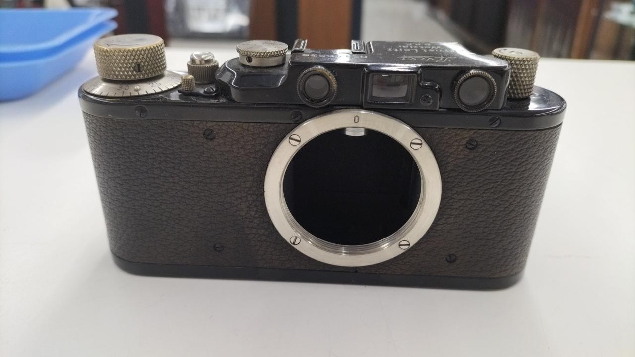 Leica D II Rangefinder Camera with Built-in Rangefinder Used From Japan