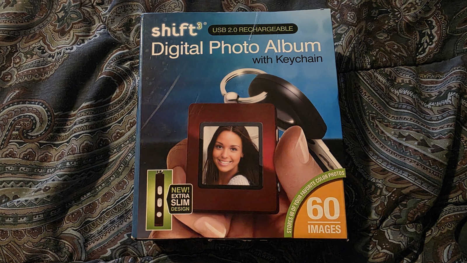 New SHIFT3 Digital Photo Album with Keychain USB 2.0 Rechargeable 60 Images