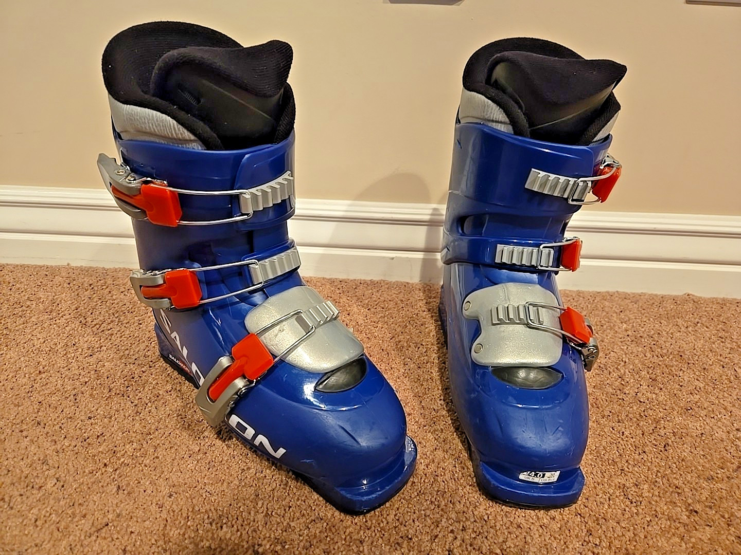 Salomon T3 Performa Boys Ski Boots, Mondopoint 24, 285 mm Outer Shell, Youth